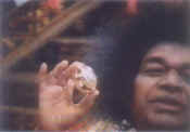 Baba_Miracle_05.jpg (17202 bytes)